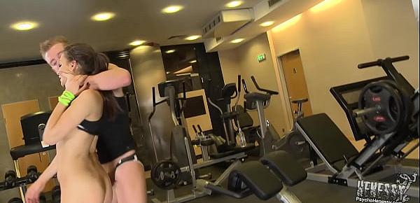  [PsychoHenessy] Henessy - Ass Fucked In The Gym (14.11.2016) 1080p